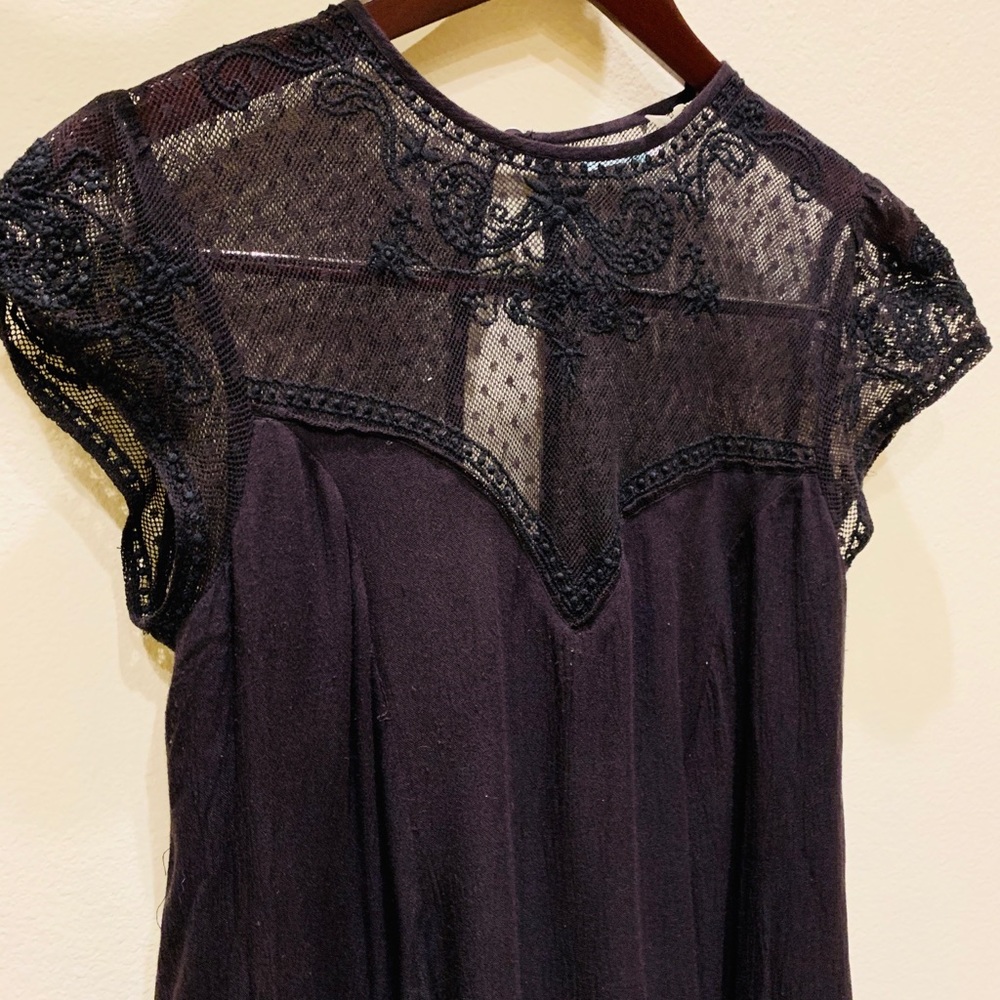 BLUE KIMCHI- URBAN OUTFITTERS-Black lace dress